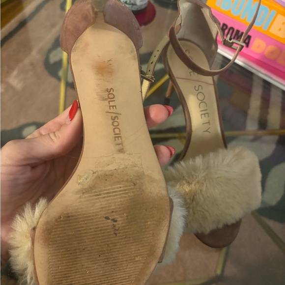 Sole Society Fluffy open toe heels 🩷 - Picture 2 of 4